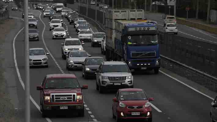 Cámara Baja visa proyecto que elimina plazo de cinco días para que autos nuevos circulen sin patente: Pasa al Senado