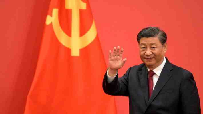 Presidente chino Xi Jinping obtiene un histórico tercer mandato consecutivo y promueve a varios de sus aliados