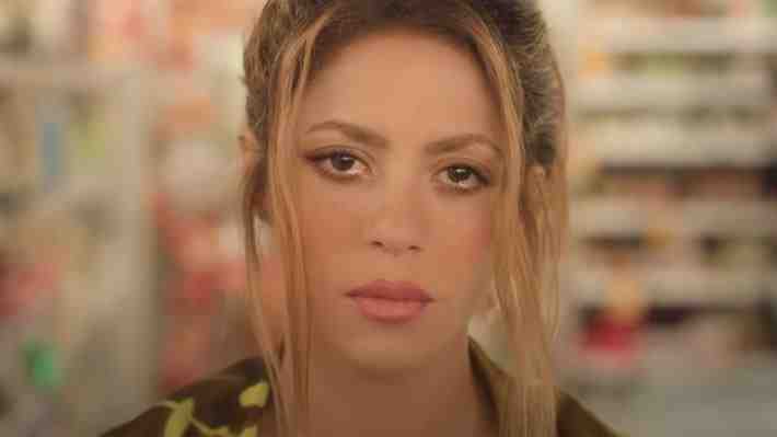 "Monotonía" de Shakira se convierte en el debut más grande en español en lo que va del año