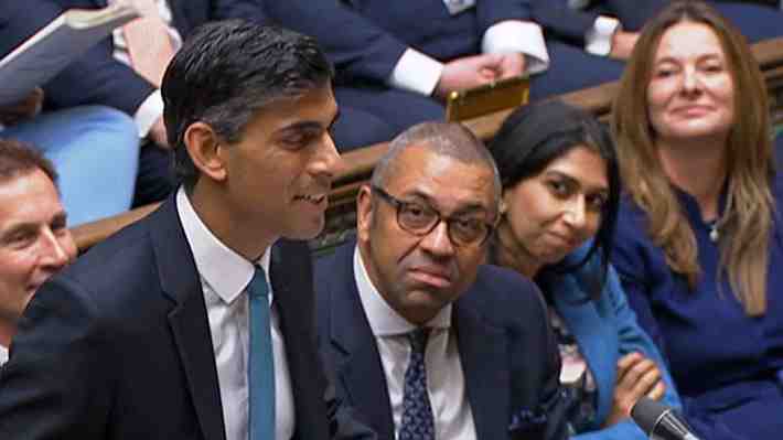 Primera polémica de Rishi Sunak: Restituye en Interior a ministra que había renunciado por "haber infringido las normas"