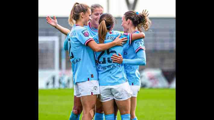 Jugadoras del Manchester City dejarán de usar pantalones blancos: Era problemático con la menstruación