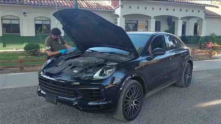 Carabineros encuentra en Buin vehículo robado al ex portero Johnny Herrera durante encerrona ocurrida en agosto