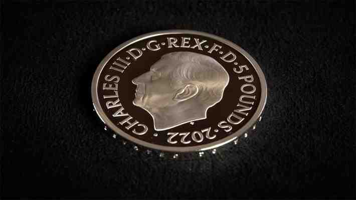 Reino Unido: Nueva moneda con la imagen del rey Carlos III comienza a acuñarse y entrará en circulación en diciembre