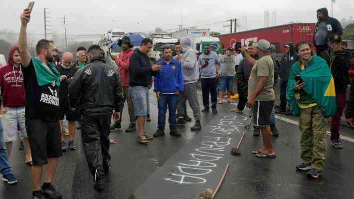 Sao Paulo advierte que empleará "toda la fuerza necesaria" contra camioneros bolsonaristas que bloquean carreteras