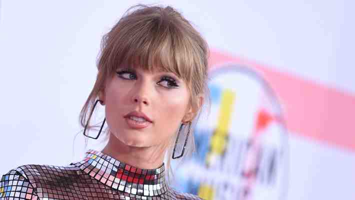 Tras lanzar su nuevo disco, Taylor Swift anuncia su primera gira en cinco años