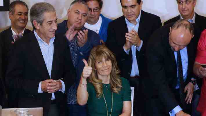 Primeras definiciones de Demócratas: Alianzas con actores de centro "sin vetos", postura ante el Gobierno y la Constitución