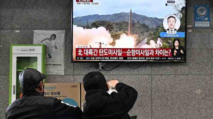 EEUU, Japón y Corea del Sur prometen una respuesta "fuerte" a cualquier prueba nuclear de Pyongyang
