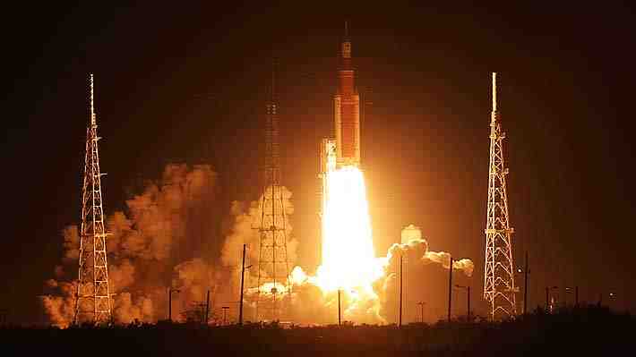 Misión Artemis I con la que la NASA vuelve a la Luna despega con éxito tras varios aplazamientos