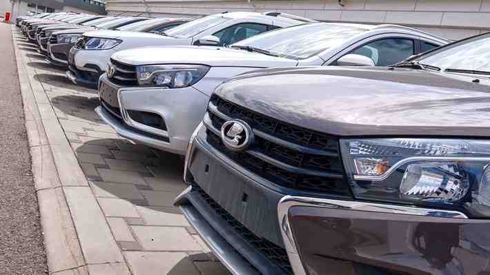 Venta de autos se desploma en Rusia y podría llegar a mínimos históricos