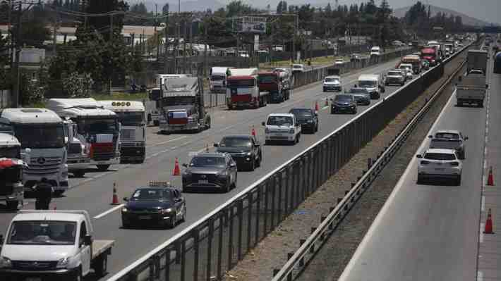 Ruta 5 la más complicada: Los puntos críticos de mayor atochamiento vehicular por el paro de camioneros