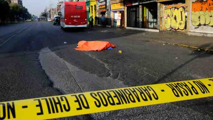 Se trasladaban tras terminar jornada laboral: Dos personas mueren luego de sufrir accidente en moto en Providencia