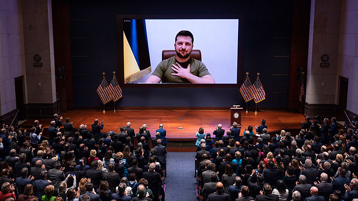 Polémica por reparos del PC a discurso de Zelenski: Las intervenciones del Presidente de Ucrania ante otros Congresos