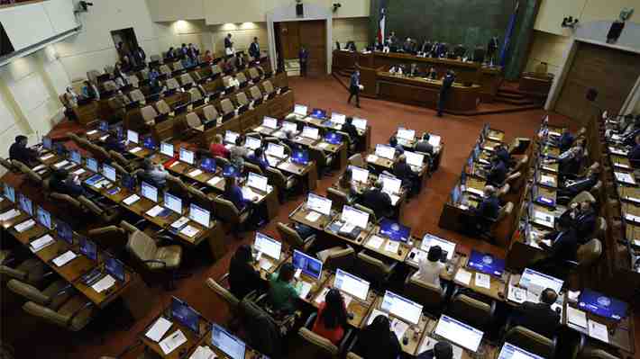 Cámara aprueba en general prohibir publicidad de casas de apuestas en eventos y clubes deportivos