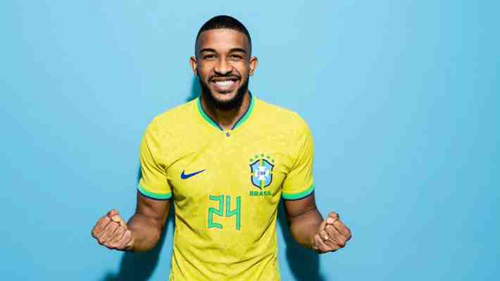Selección de Brasil rompe con tabú y alinea en Qatar a jugador con número asociado con la homosexualidad