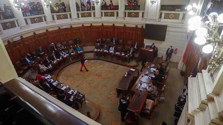 Partidos vuelven a verse las caras en medio de mensajes del Ejecutivo para apurar acuerdo constitucional