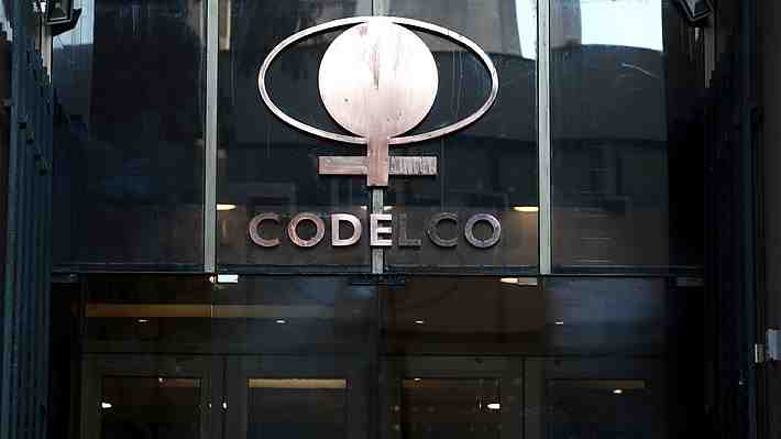 Codelco ordena detener contrataciones ante complejo escenario económico