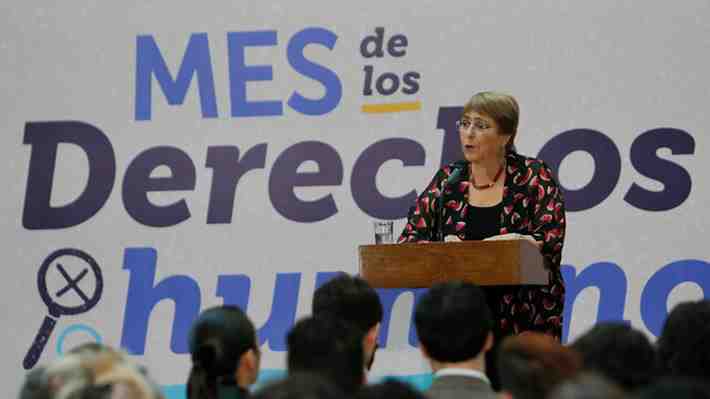 Ex Presidenta Bachelet envía mensaje por negociación constitucional: "Dejemos las discusiones estériles"