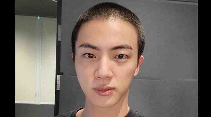 El primero de BTS en enlistarse: Jin publicó foto luciendo nuevo corte de pelo para el servicio militar