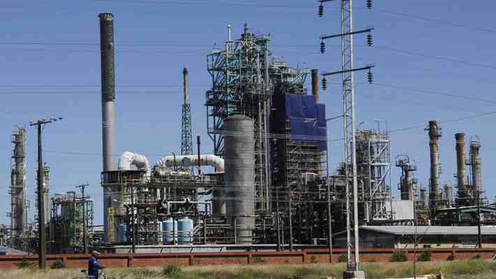 ENAP deberá pagar indemnización a vecinos de Hualpén tras querella por contaminación denunciada en 2014