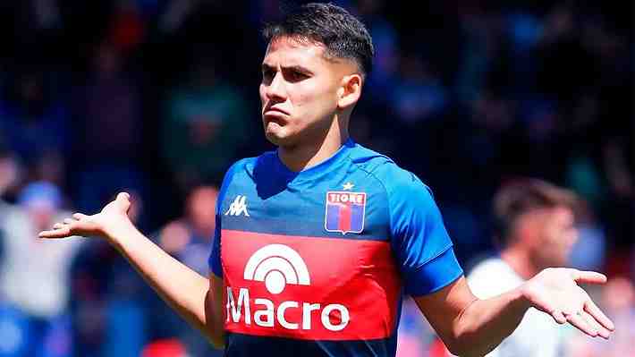 Tuvo un gran promedio goleador en 2022... Quién es y cómo juega el extremo de 22 de años que se acerca a Colo Colo