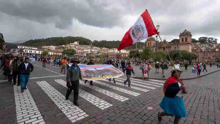 Crisis en Perú: Gobernador regional dispara contra manifestantes que atacaban su casa en Puerto Maldonado
