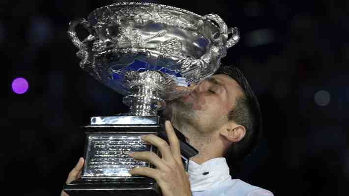 Djokovic, el "rey": Conquista el Abierto de Australia, recupera el N°1 del mundo e iguala a Nadal en Grand Slams
