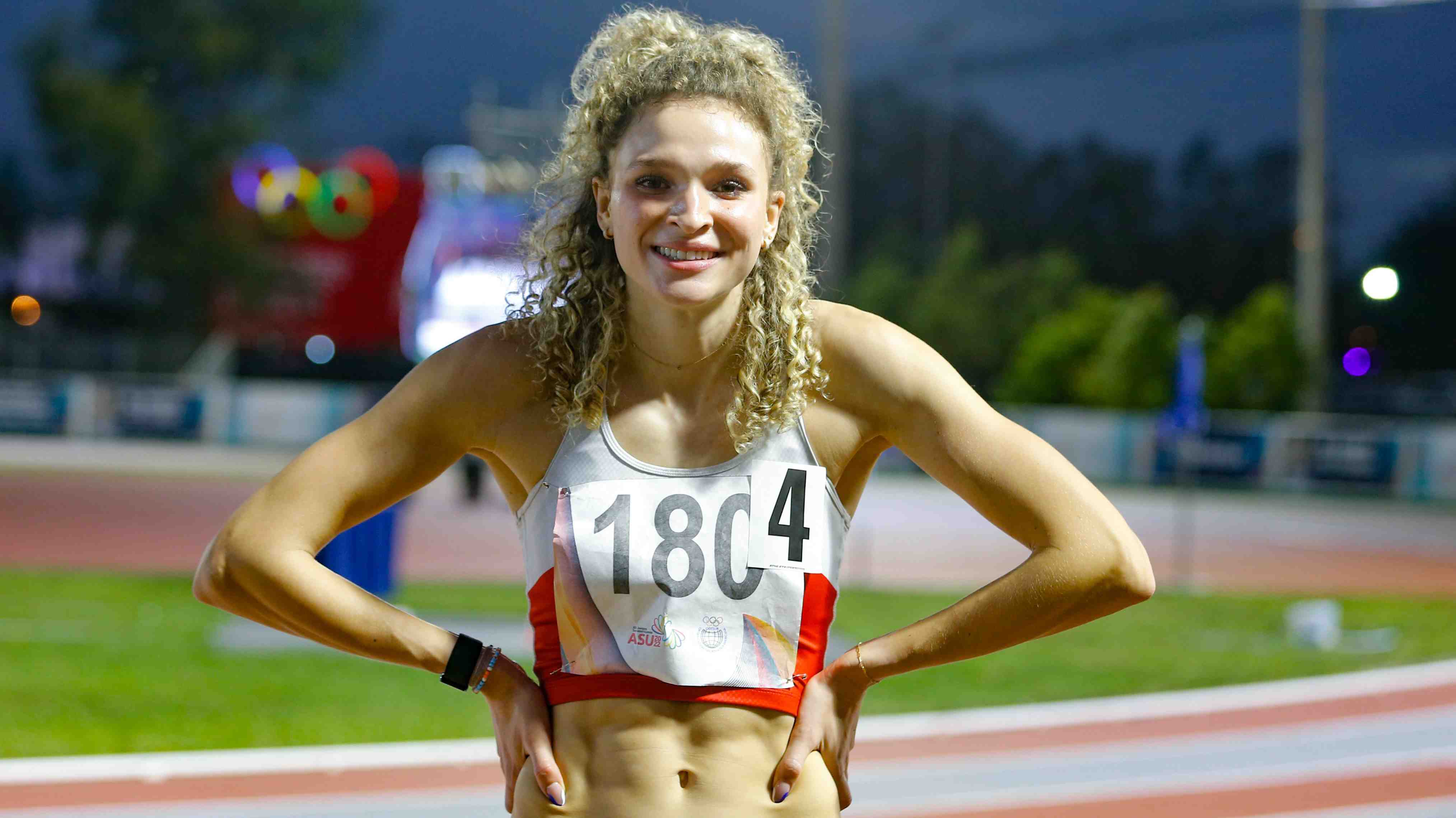 "No quería correr": Martina Weil y su inesperado relato del triunfo en 200m con el que rompió récord chileno de Isidora Jiménez