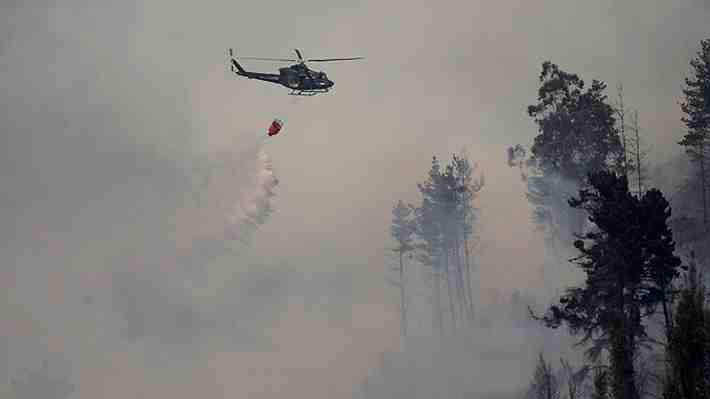 Caída de helicóptero que combatía incendios forestales en La Araucanía deja dos fallecidos