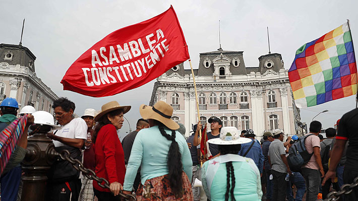 A dos meses de la salida de Pedro Castillo: Los posibles escenarios para salir de la crisis en Perú