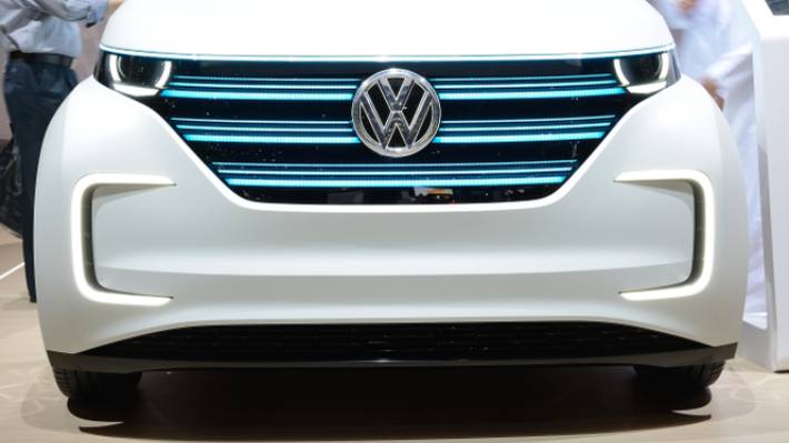 Volkswagen anuncia millonaria inversión en electromovilidad para los  próximos cinco años 