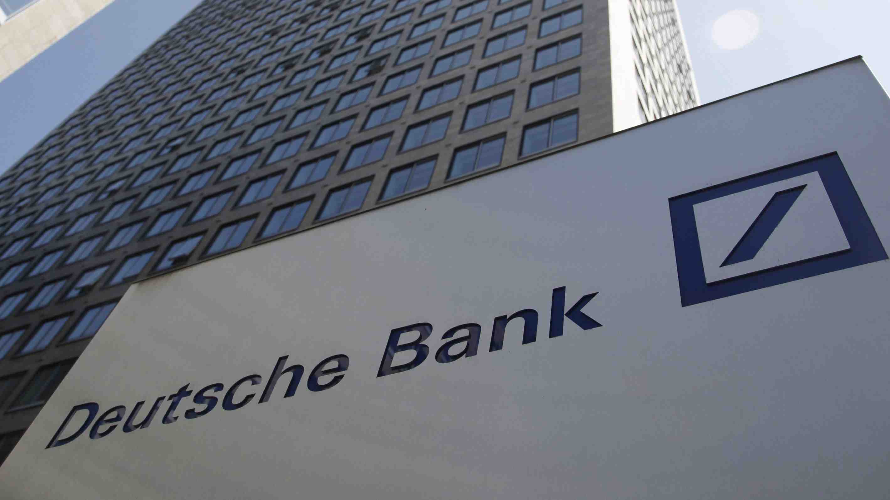 Otro banco en problemas: Alemán Deutsche Bank se hunde y arrastra a bolsas europeas a un viernes negro