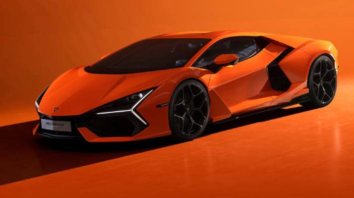 Lamborghini Revuelto: el primer híbrido de la marca llega con un V12 y   CV 