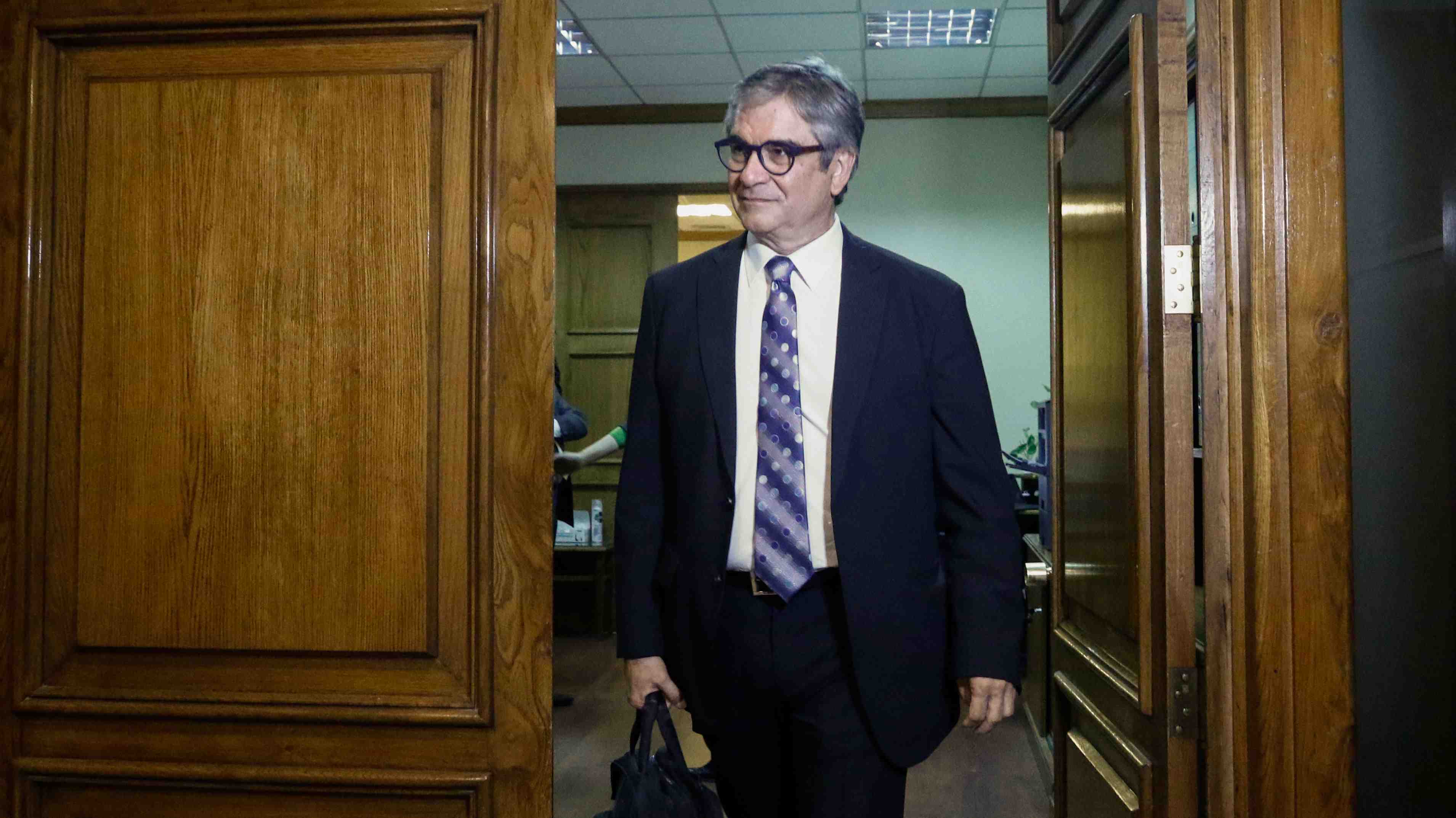 Marcel desdramatiza caída de 2,1% de Imacec en marzo y descarta recesión técnica en economía chilena