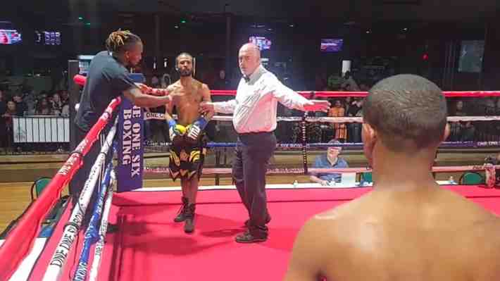 ¿Hubo deslealtad? Mira el feroz nocaut en apenas tres segundos que abre un debate en el boxeo
