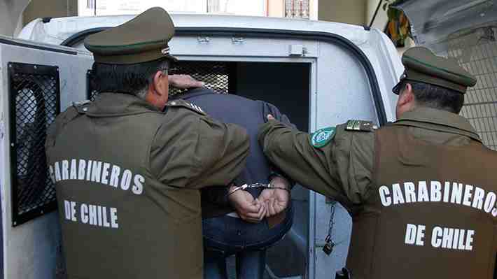 Detienen a hombre como presunto autor de homicidio en Buin: Víctima estaba al interior de un canal con herida cortopunzante