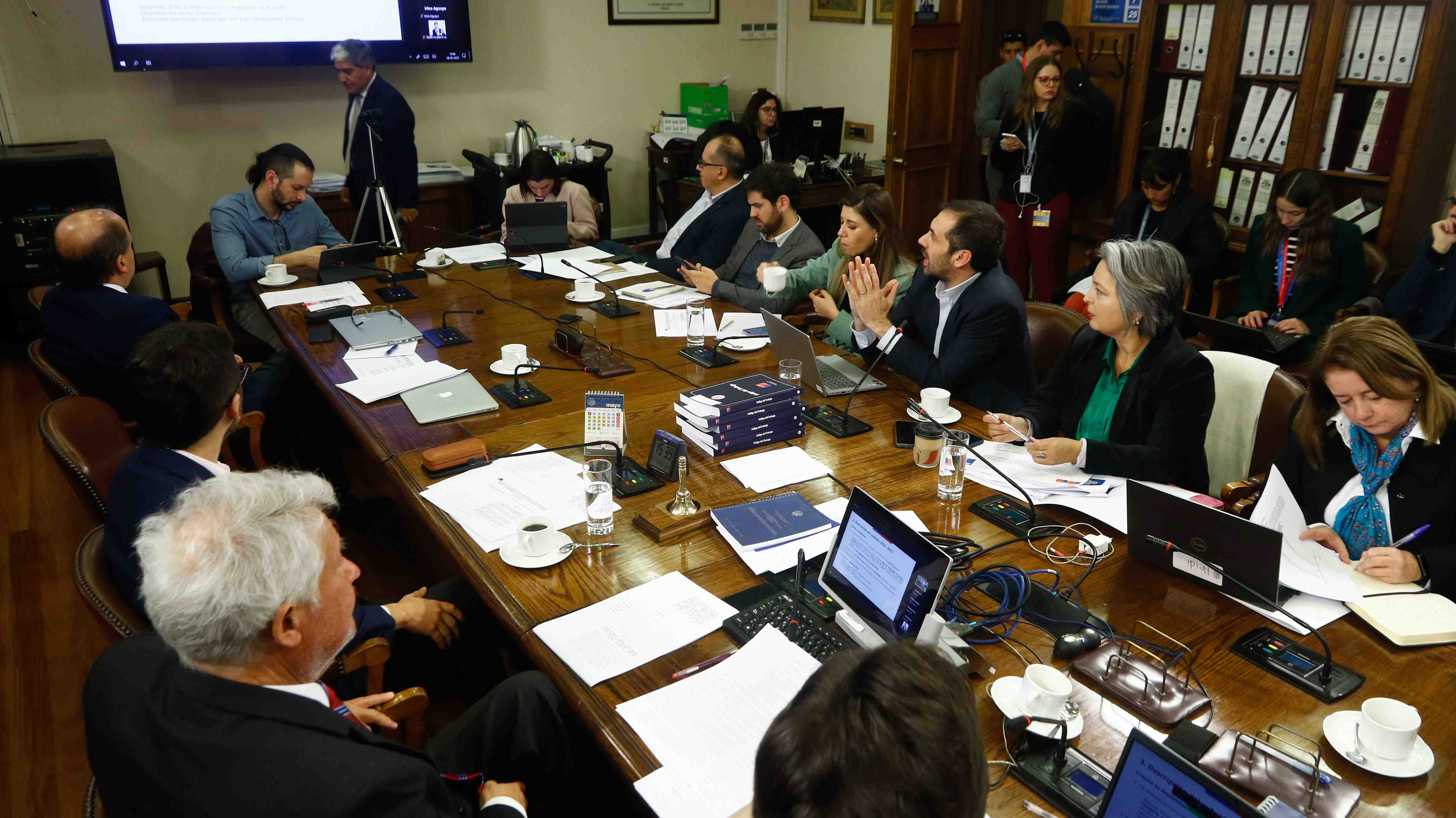 Se destraba salario mínimo: Sale humo blanco de la comisión de Trabajo y proyecto avanza en la Cámara