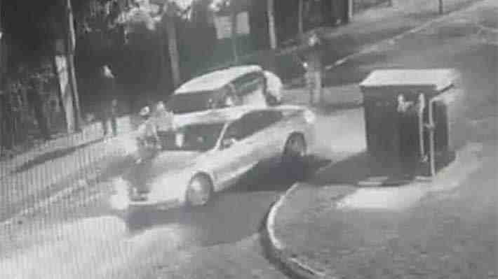 Mujer logra frustrar encerrona en Vitacura: Opuso resistencia y golpeó a uno de los delincuentes
