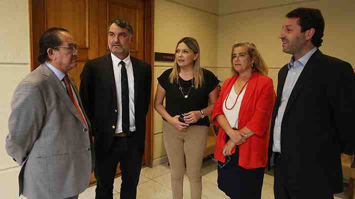 Diputados UDI ingresan proyecto de resolución sobre bases constitucionales y republicanos tendrán que fijar postura