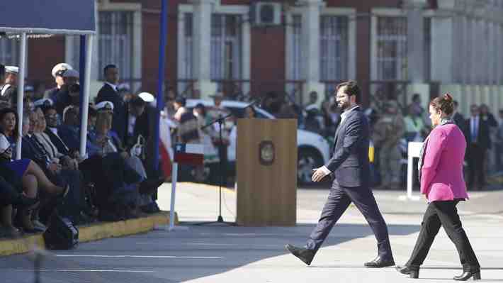 Críticas al Gobierno por lejanía del público de desfile conmemorativo a los Héroes Navales en Iquique
