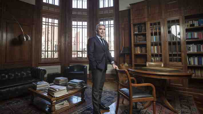 Columna de Carlos Peña: El deber de las mayorías y las minorías