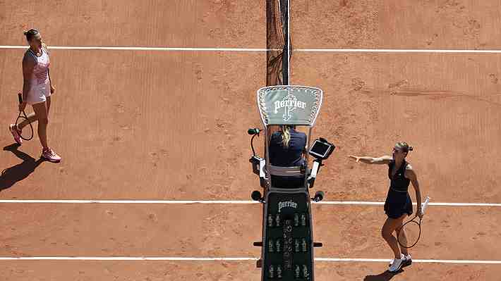 Polémica en Roland Garros: Tenista ucraniana se niega a darle la mano a la 2 del mundo y fue pifiada... Revisa el momento