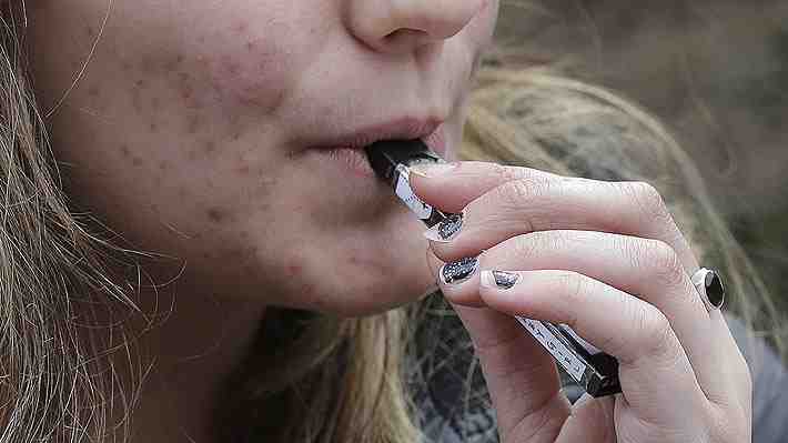 No podrán comprar menores de 18: Nueva Zelanda restringe acceso a los vapeadores con la mirada puesta en los jóvenes
