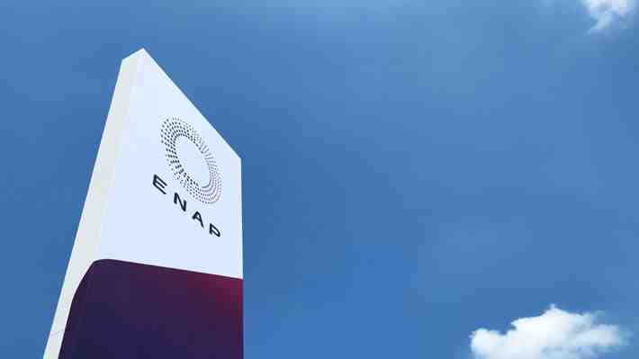 Enap reporta dificultades en entrega de gasolina a empresas distribuidoras ante bloqueos en la bahía de Quintero