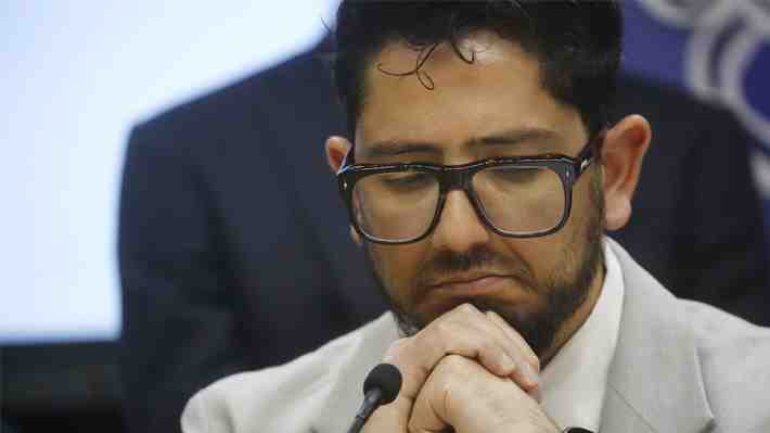 El trasfondo y las señales de la caída de Araos, el último Colmed y simpatizante del Frente Amplio en el Minsal