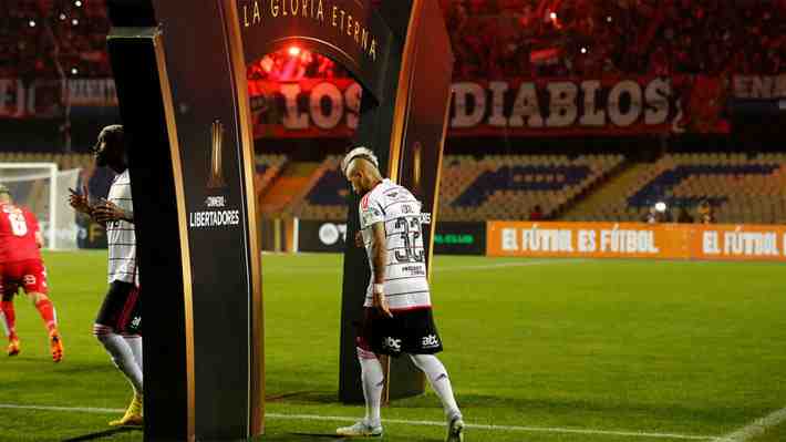 Blanco y Negro toma una decisión ante el último anuncio de Arturo Vidal