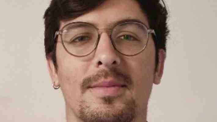 Fue dirigente estudiantil e increpó a Bachelet por TV: ¿Qué se sabe de Daniel Andrade, la cuestionada pareja de Catalina Pérez?