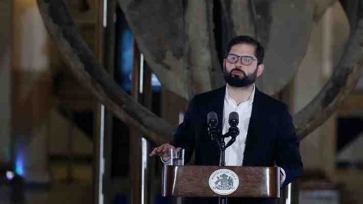 Pulso Ciudadano: Desaprobación de Boric se mantiene en el 60% y más de un tercio fue víctima de robo en los últimos 3 meses