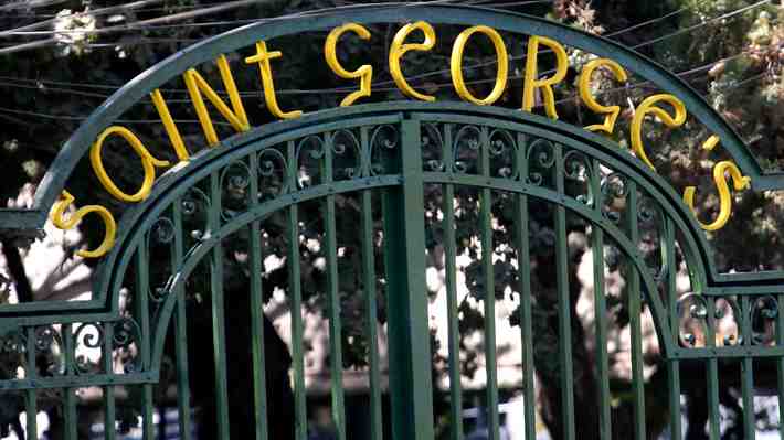 Apoderados del Saint George's College se reúnen con Cencosud y Vitacura ante construcción de mall