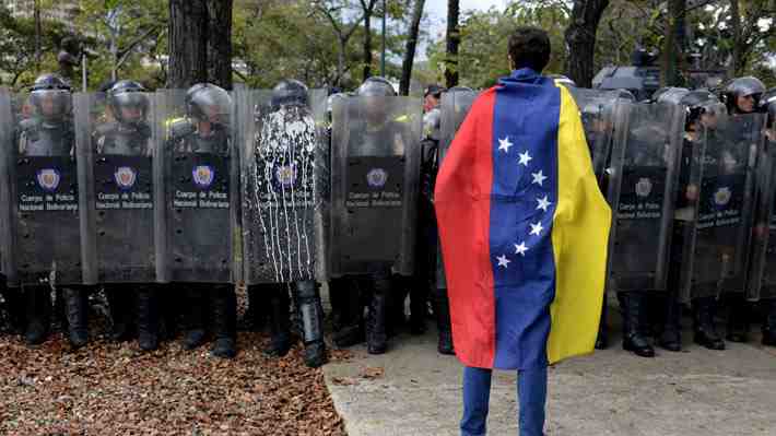 Fiscal federal argentino investiga a 14 militares venezolanos por crímenes de lesa humanidad durante protestas en 2014