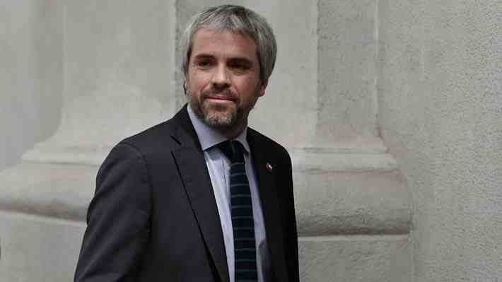 Ex ministro Gonzalo Blumel lanzará libro en primera persona sobre el estallido social